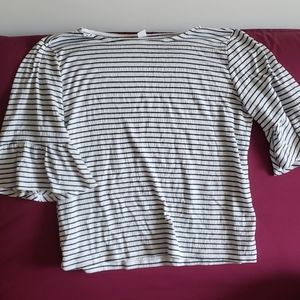 3/4 black and white striped blouse
